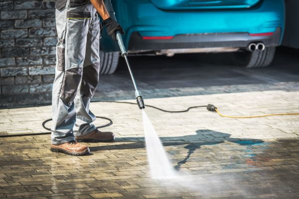 Cost of Driveway Pressure Washing in Destin