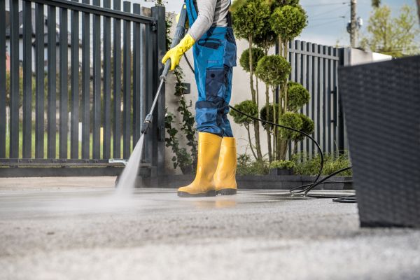 Cost of Driveway Power Washing in Destin