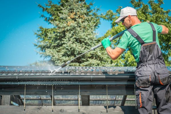 Cost of Gutter Power Washing in Destin