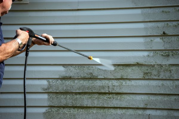 Cost of Vinyl Siding Power Washing in Destin