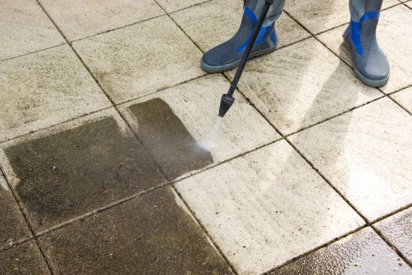 Cost of Outdoor Concrete Cleaning in Destin