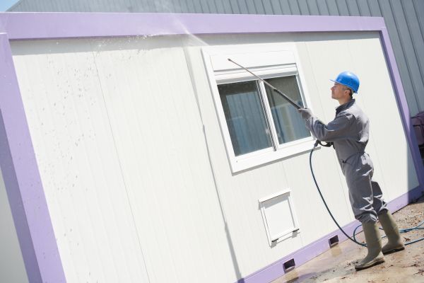 Cost of Apartment Pressure Washing in Destin