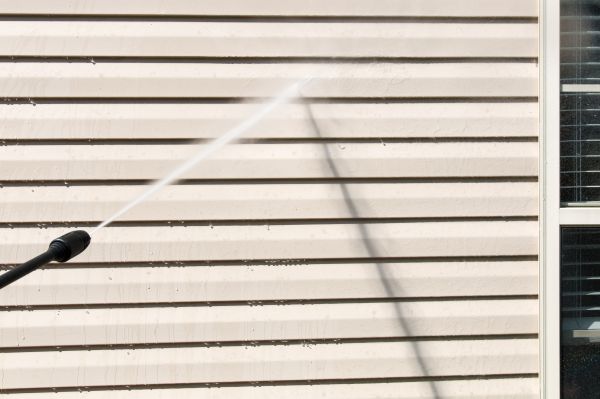 Cost of Apartment Power Washing in Destin