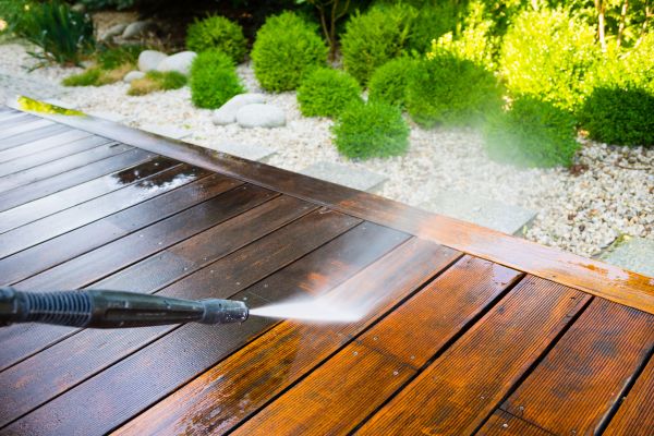 Cost of Deck Cleaning in Destin
